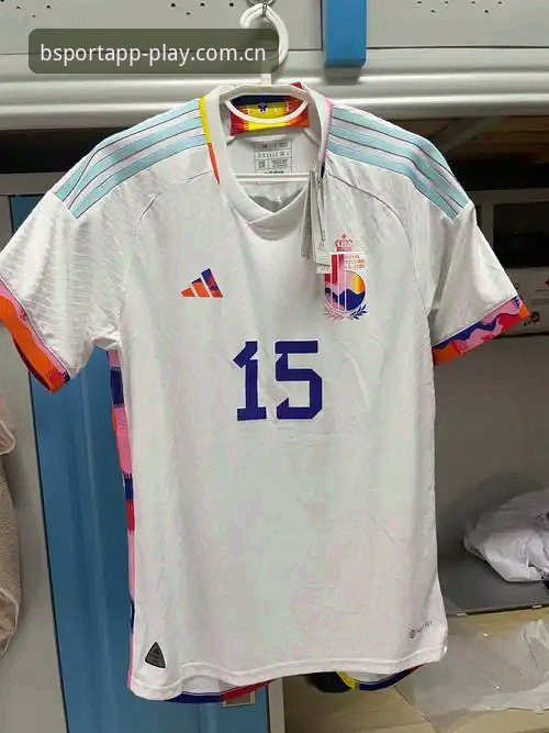 四年等一回的世界杯，球衣先“破防”了？资深球迷的观察手记